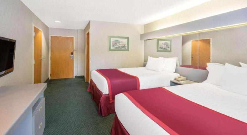 Microtel Inn & Suites By Wyndham Chattanooga/Near Hamilton P Exterior photo